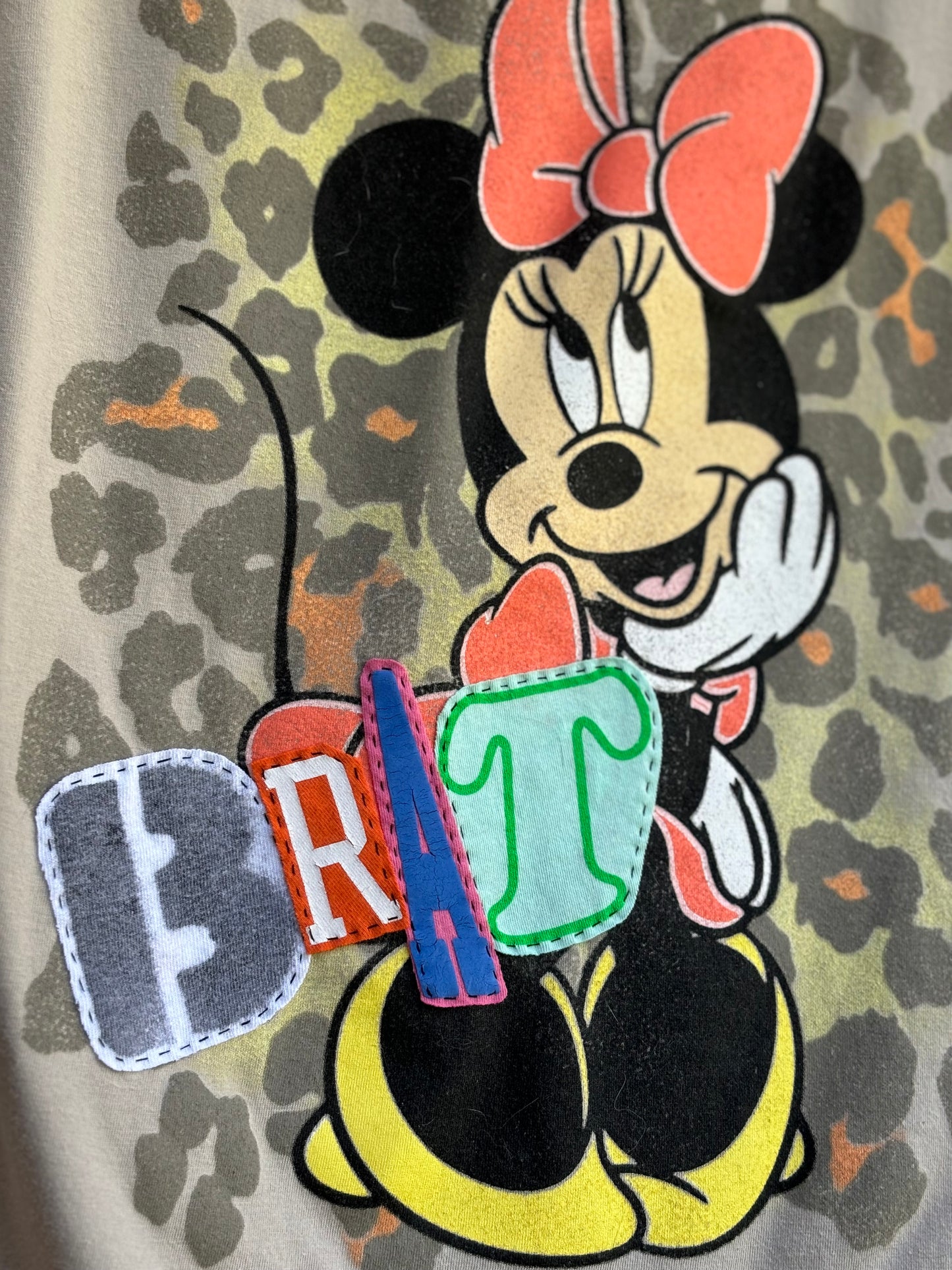 Minnie Brat Tee - Beige (L)