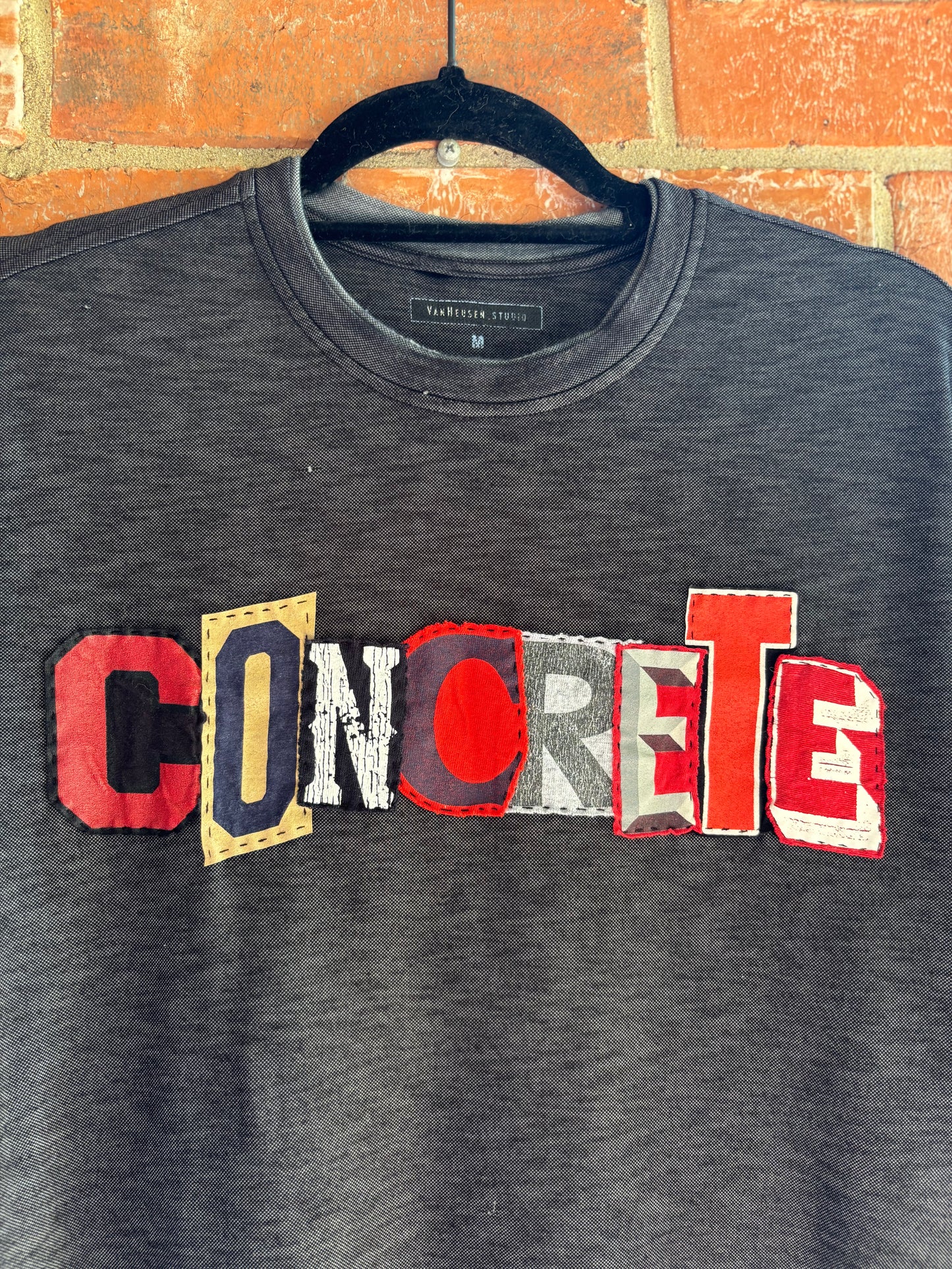 Concrete Tee - (Grey M)
