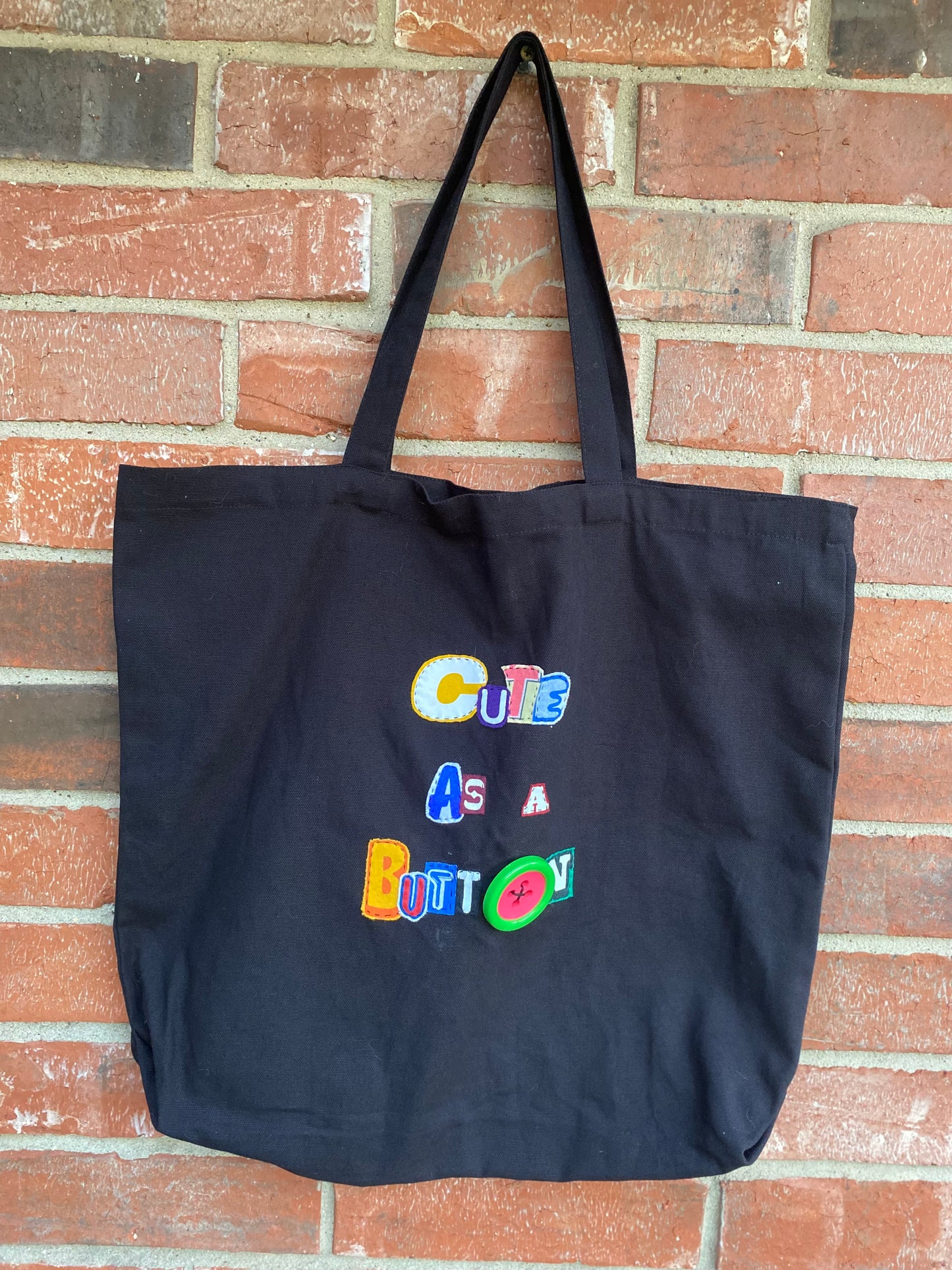Cute As A Button Tote | Multiple Colors