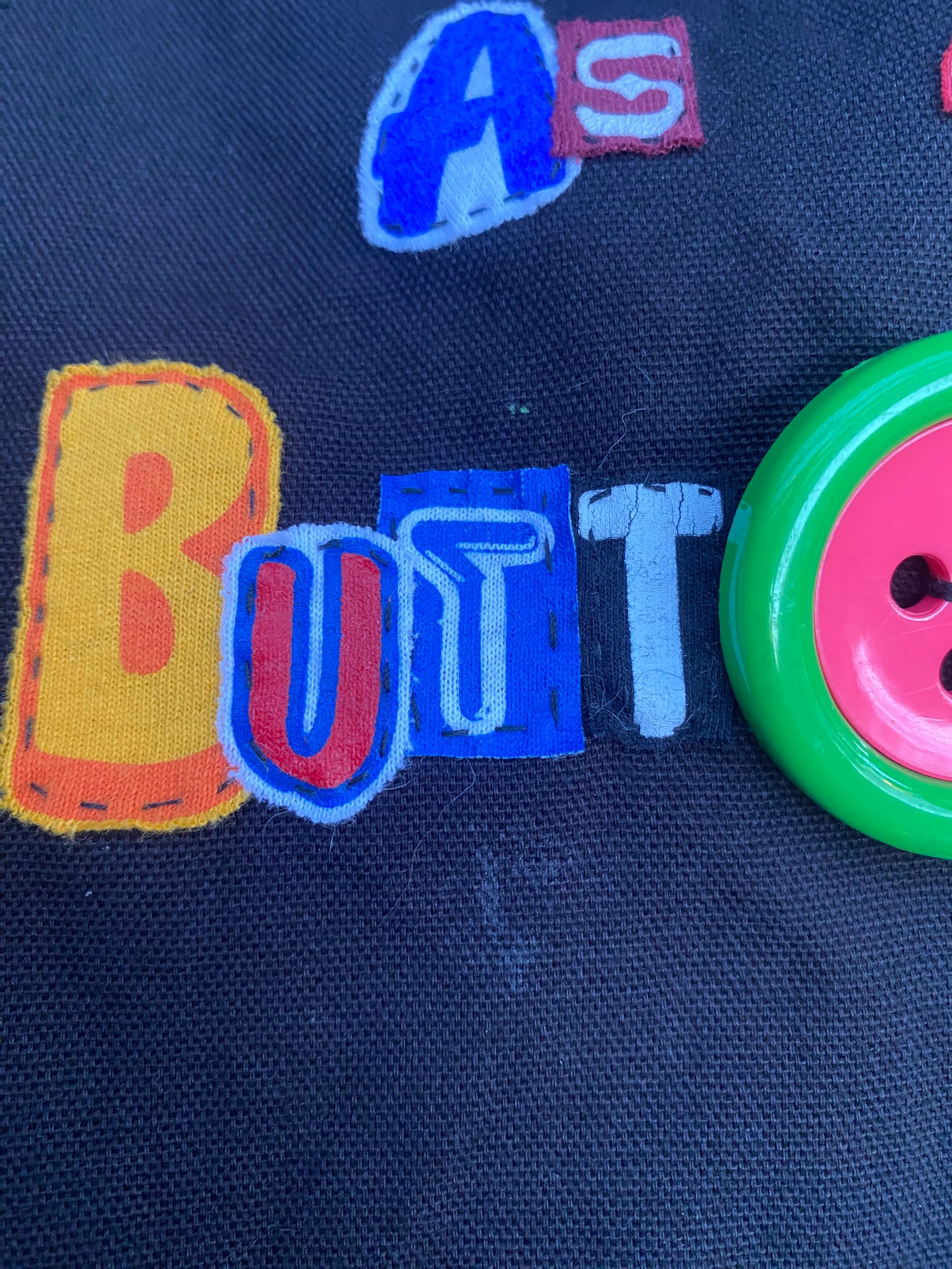 Cute As A Button Tote | Multiple Colors