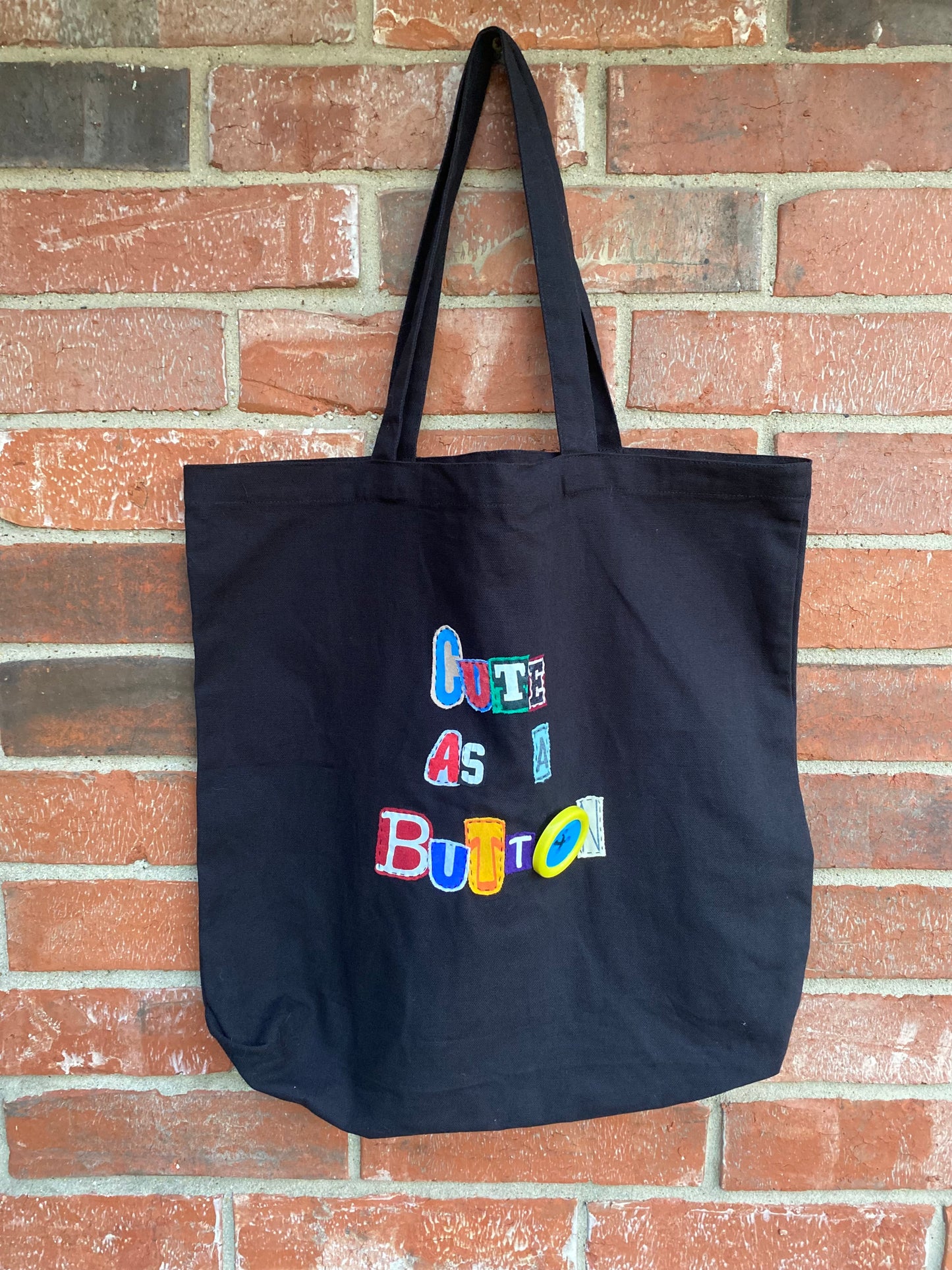 Cute As A Button Tote | Multiple Colors